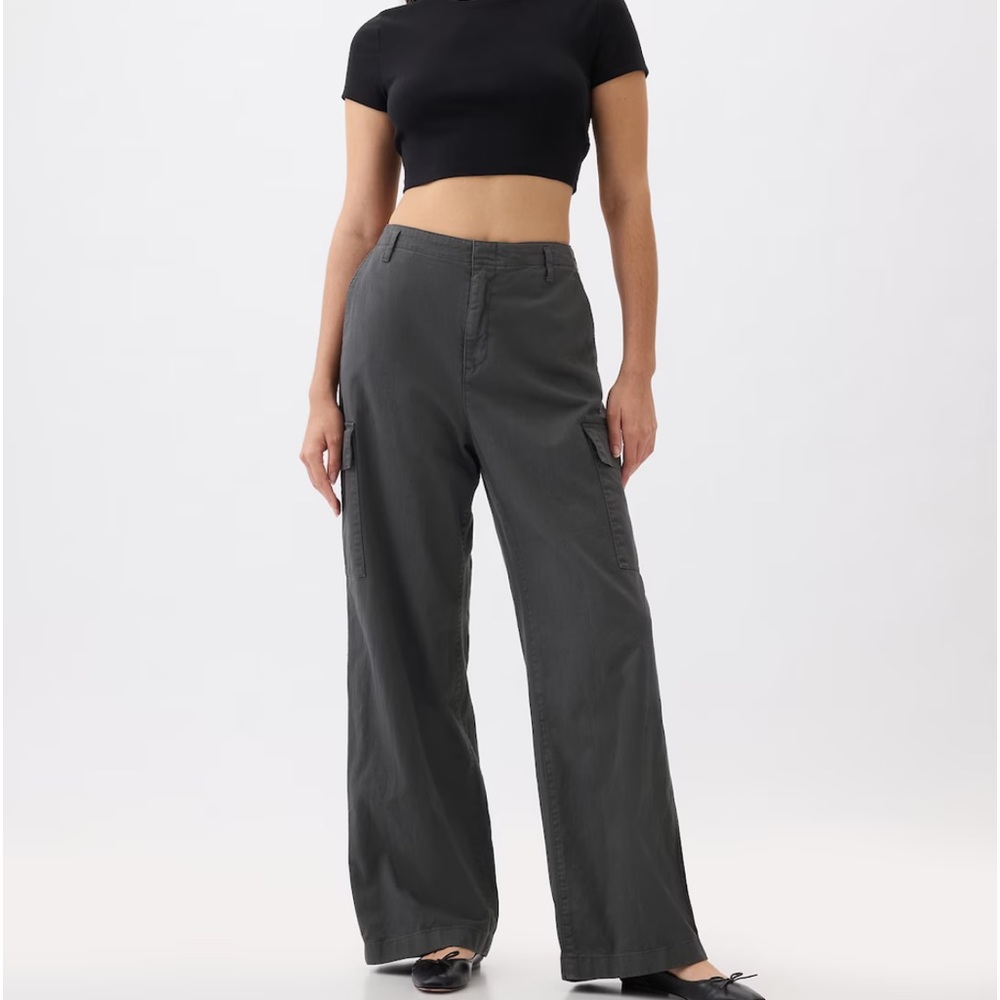 Gap Loose Khaki Cargo Pants NWT